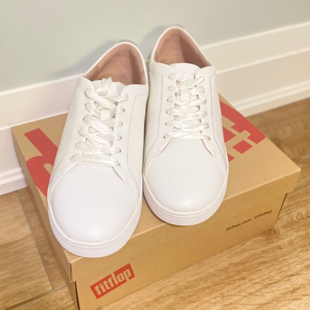Pure white Fitflop sneakers.